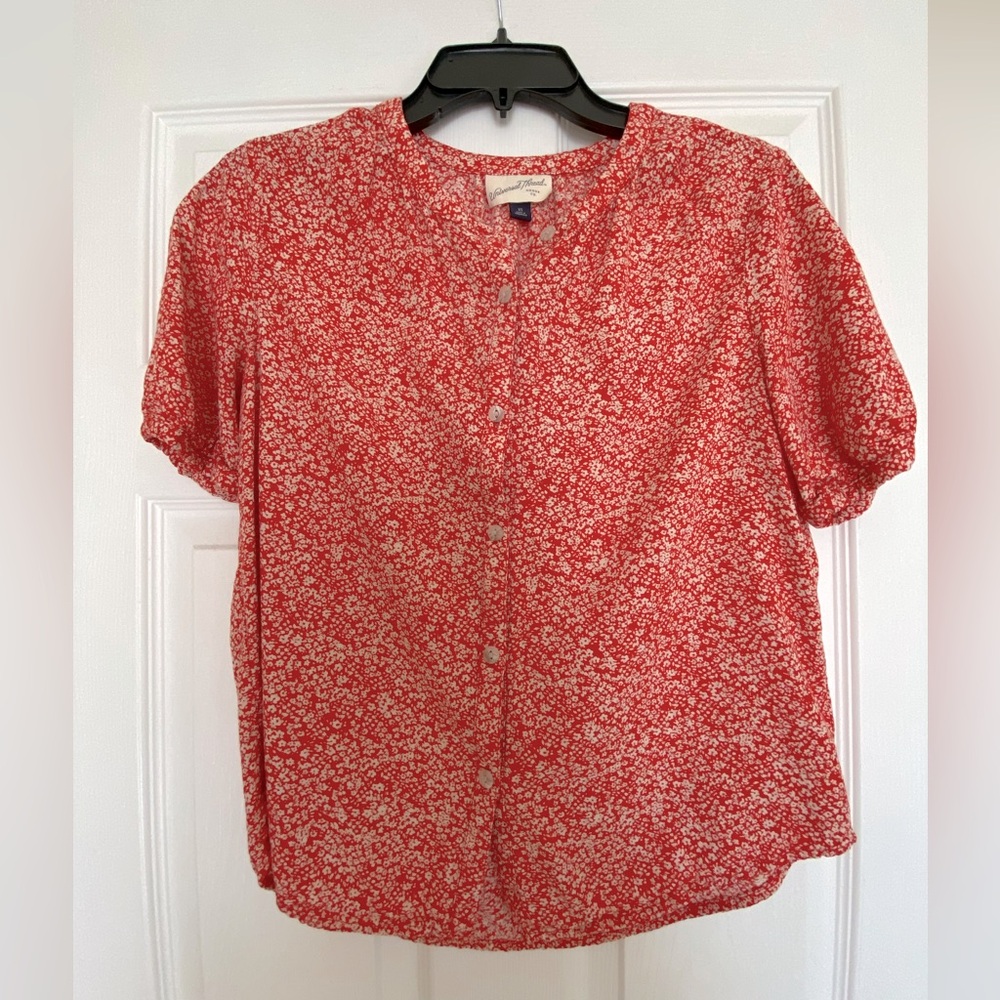 Universal Thread red floral button down top